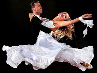 讓供應(yīng)商有苦難言。在業(yè)內(nèi)人士看來，電商企業(yè)與供應(yīng)商的關(guān)系可